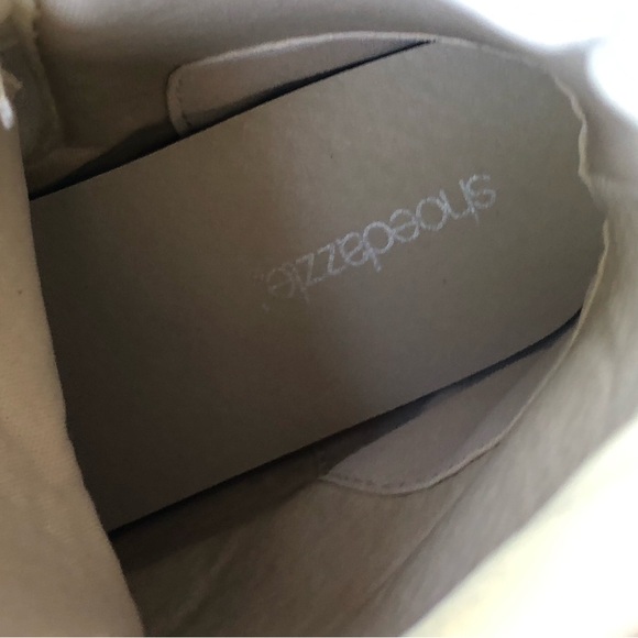 Shodazzel Tevos Women’s Cream Patent Leather Chunky Combat Boot Size 8.5 - Picture 9 of 12